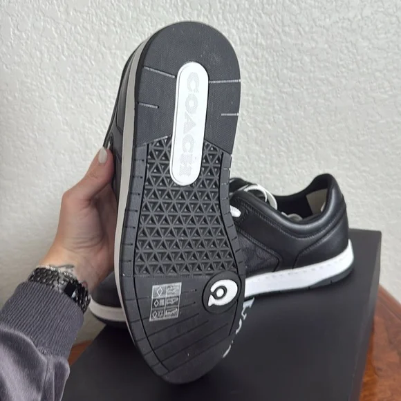 Coach Men's C201 Signature sneakers - Never worn - Picture 3 of 3